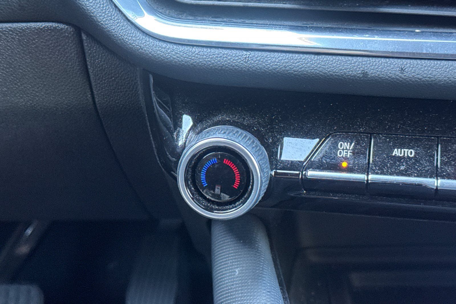 Used 2024 Chevrolet Equinox EV LT w/ LPO, Trailering Package FWD image 28