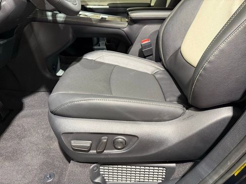 New 2026 Toyota Sienna Platinum image 14