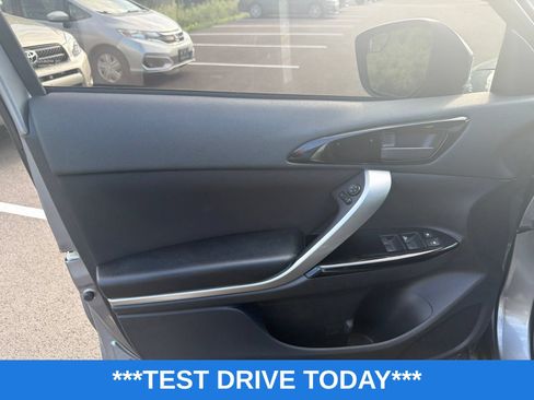 Used 2020 Mitsubishi Eclipse Cross LE AWD/4WD image 12