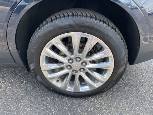 Used 2017 Cadillac XT5 Platinum AWD/4WD image 4