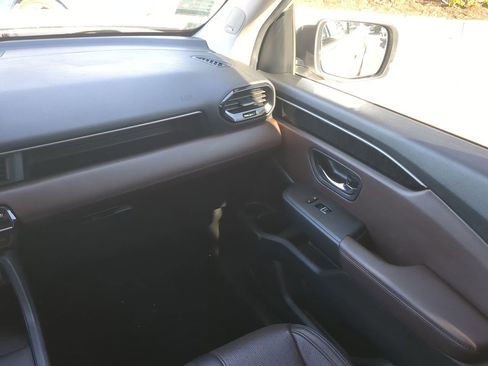 Used 2024 Honda Pilot Elite image 17