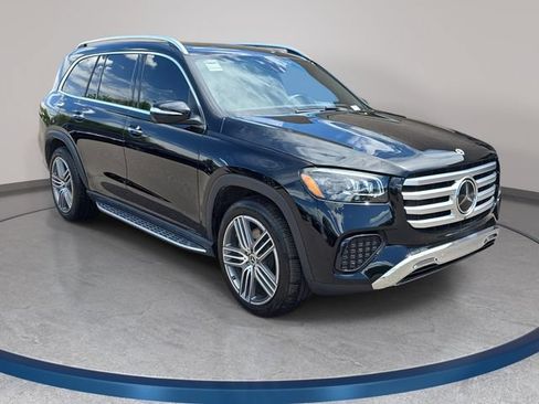Used 2024 Mercedes-Benz GLS 450 4MATIC image 4