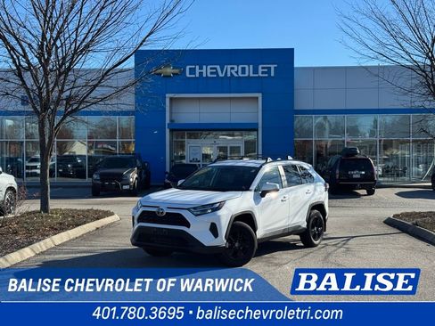 Used 2025 Toyota RAV4 XLE image 1