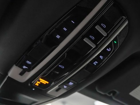 Used 2022 Porsche Panamera Platinum Edition image 27