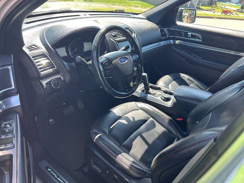 Used 2018 Ford Explorer Sport AWD/4WD image 6