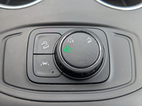 Used 2024 GMC Terrain SLE AWD/4WD image 19
