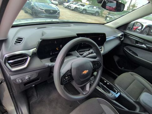 Used 2025 Chevrolet TrailBlazer LT AWD/4WD image 15