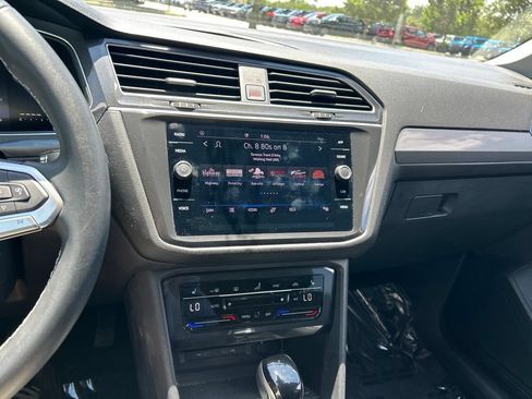 Certified 2023 Volkswagen Tiguan SE FWD image 31