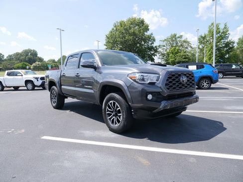 Used 2022 Toyota Tacoma TRD Sport image 11