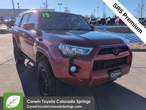 Used 2019 Toyota 4Runner SR5 Premium image 1