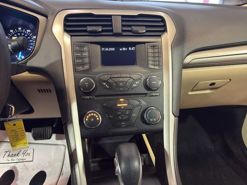 Used 2013 Ford Fusion SE FWD image 17