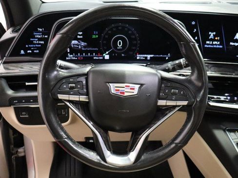 Used 2021 Cadillac Escalade Premium Luxury w/ LPO, Illumination Package AWD/4WD image 38