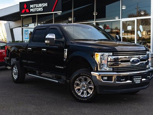 Used 2017 Ford F350 Lariat w/ Chrome Package image 1