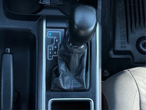 Used 2020 Toyota Tacoma SR5 AWD/4WD image 50