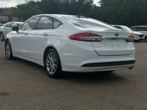 Used 2017 Ford Fusion SE FWD image 7