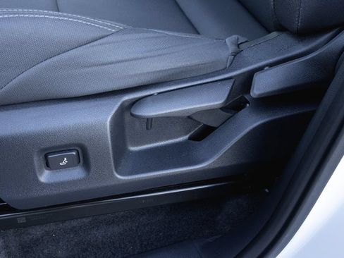 Certified 2024 Toyota Tacoma SR AWD/4WD image 12