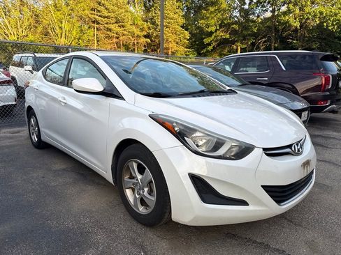 Used 2015 Hyundai Elantra SE FWD image 1