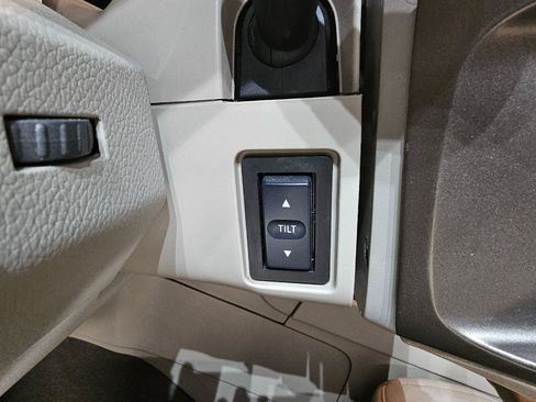 Used 2014 Lincoln Navigator 4WD image 40