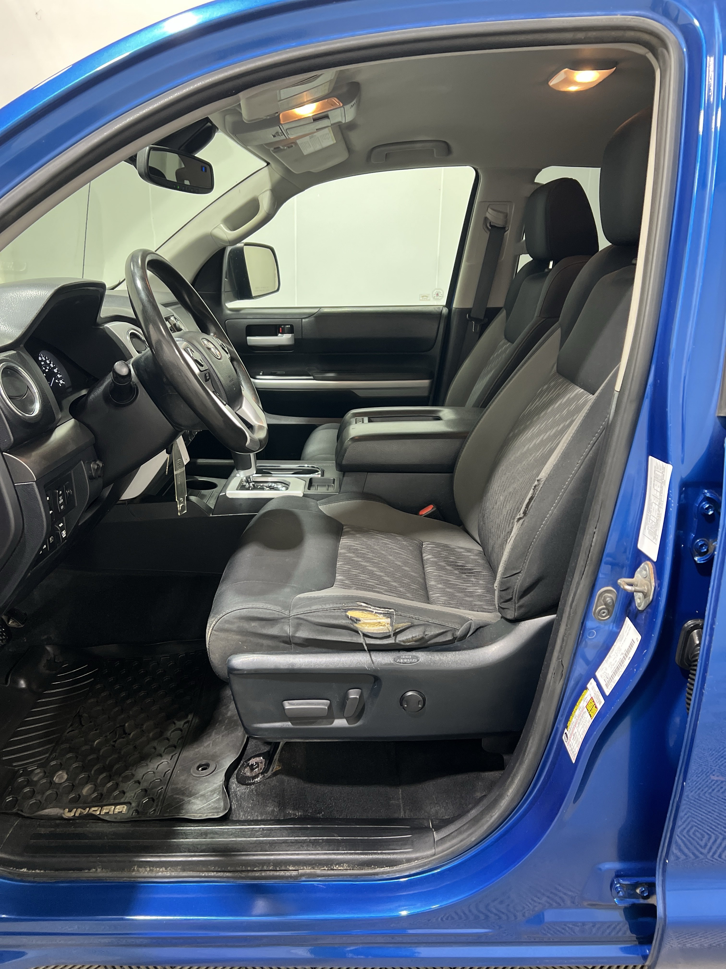 Used 2018 Toyota Tundra SR5 AWD/4WD image 11