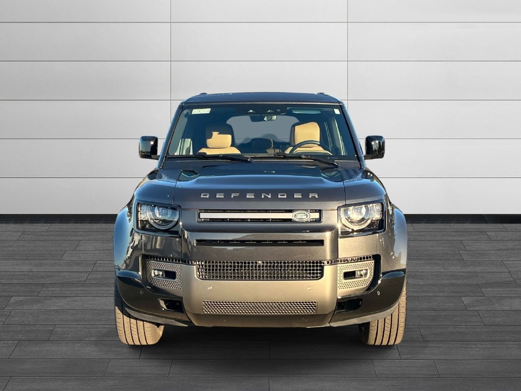 Certified 2025 Land Rover Defender 130 X-Dynamic SE AWD/4WD image 8
