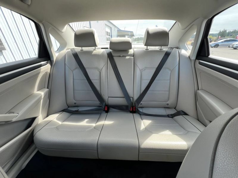 Used 2017 Volkswagen Passat 1.8T R-Line FWD image 23