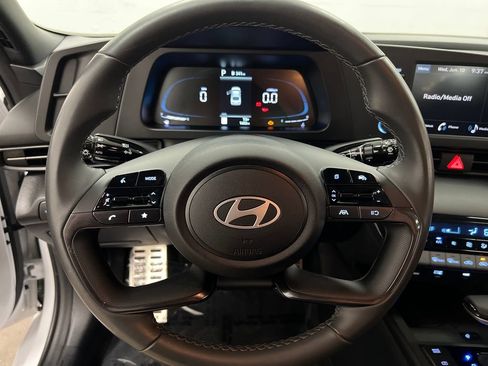 Used 2025 Hyundai Elantra Sport FWD image 16