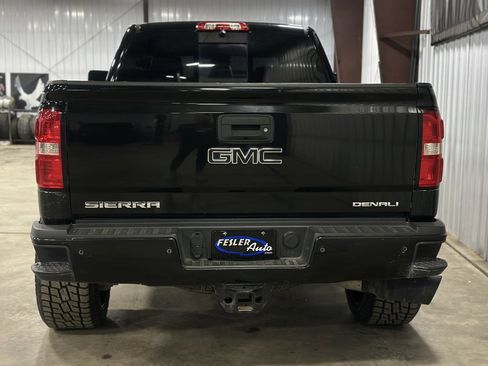 Used 2019 GMC Sierra 2500 Denali w/ Duramax Plus Package image 3