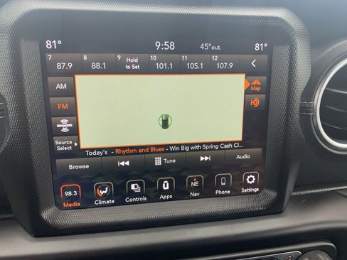 Used 2021 Jeep Wrangler Unlimited Sahara w/ Uconnect 4C Nav & Sound Group AWD/4WD image 19