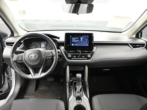 Used 2024 Toyota Corolla Cross LE FWD image 16