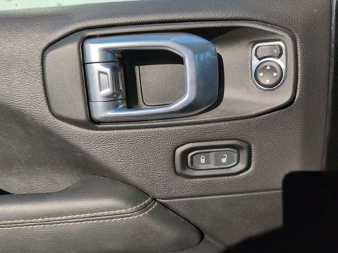 Used 2023 Jeep Wrangler Unlimited Sahara w/ Cold Weather Group AWD/4WD image 15