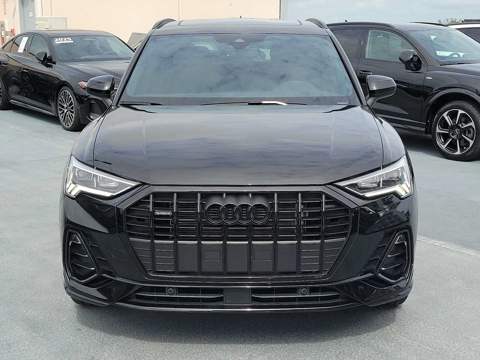 Certified 2025 Audi Q3 2.0T Premium w/ Convenience Package AWD/4WD image 9