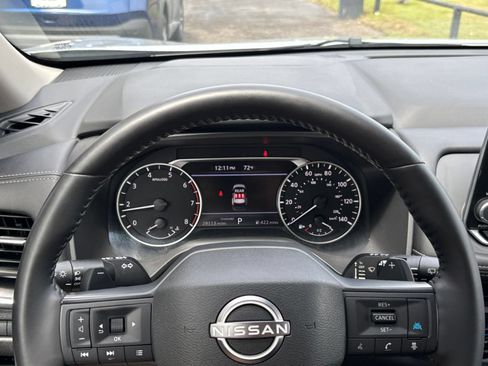 Used 2025 Nissan Rogue SV FWD image 36