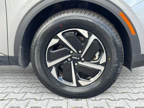 Certified 2023 Kia Sportage LX AWD/4WD image 8