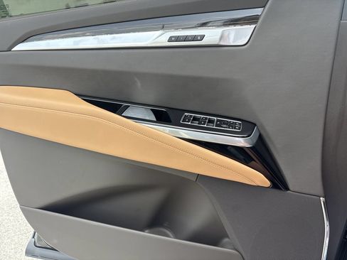 Used 2026 Cadillac Escalade Luxury RWD image 19