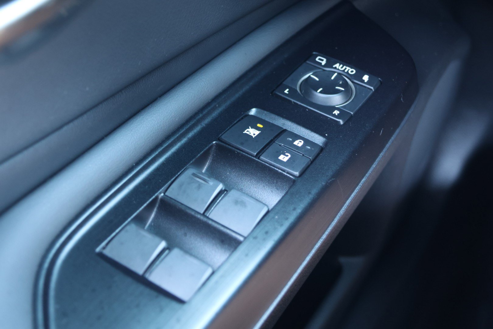 Used 2020 Lexus ES 350 F Sport w/ Accessory Package 2 FWD image 14