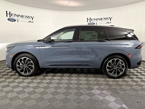 Used 2026 Lincoln Nautilus Reserve AWD/4WD image 7