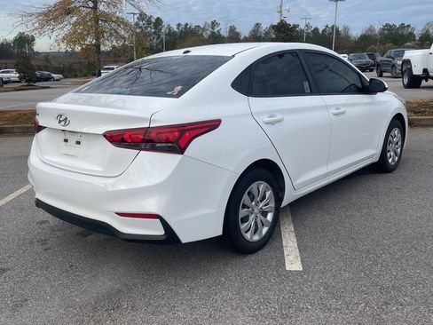Used 2022 Hyundai Accent SE image 4