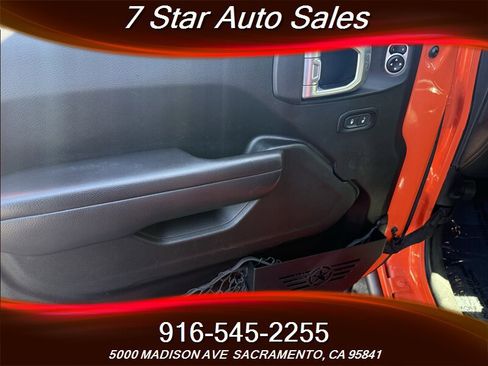 Used 2018 Jeep Wrangler Unlimited Rubicon w/ Dual Top Group image 28