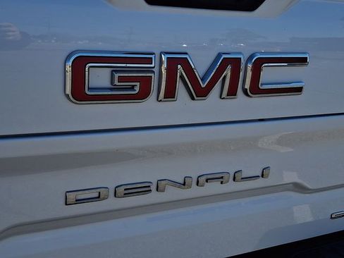 Used 2022 GMC Sierra 1500 Denali w/ Driver Alert Package II image 32
