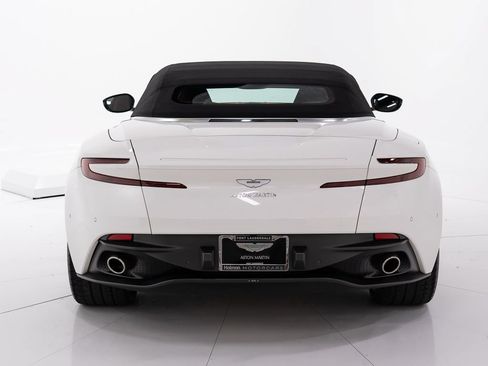 Used 2021 Aston Martin DB11 Volante RWD image 13