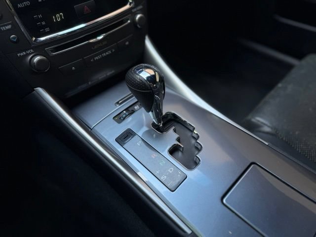 Used 2013 Lexus IS 250C w/ F-Sport Pkg w/Summer Tires RWD image 39