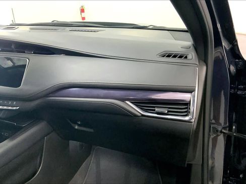 Used 2023 Cadillac XT4 Luxury w/ Cold Weather Package image 16