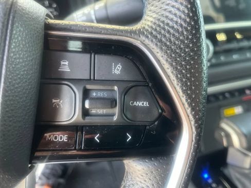 Used 2022 Toyota Tundra Platinum w/ Advanced Package AWD/4WD image 23