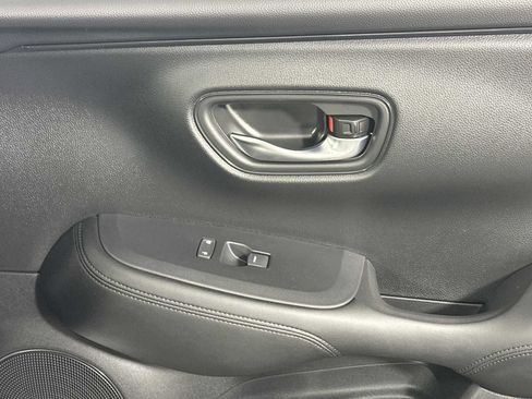Used 2024 Honda HR-V LX image 17