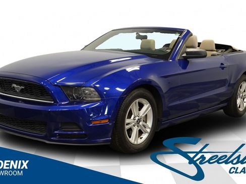 Used 2014 Ford Mustang Convertible RWD image 1