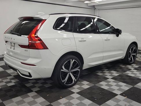 Used 2022 Volvo XC60 B5 R-Design w/ Advanced Package FWD image 6