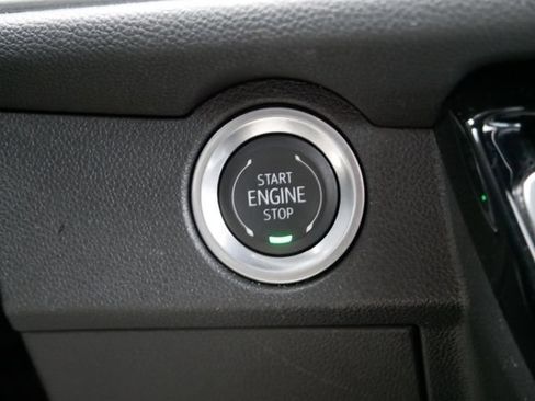 Used 2024 Chevrolet Traverse LT AWD/4WD image 33