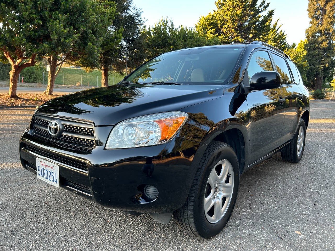 Used 2007 Toyota RAV4 2WD image 1