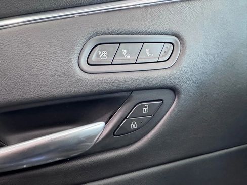 Used 2021 Cadillac Escalade Premium Luxury image 12