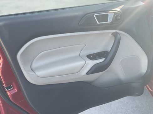 Used 2017 Ford Fiesta Titanium image 12